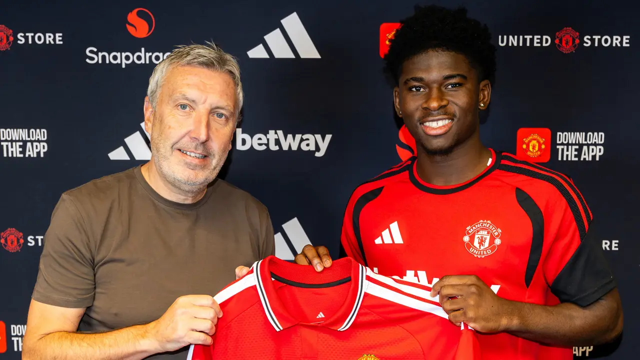 MU Dapat Kabar Baik, Carlos Baleba Siap Kembali Jelang Hadapi Tottenham